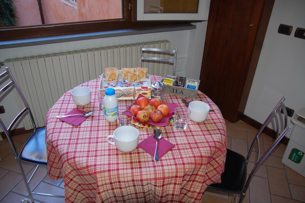 Appartement La Rosa Scarlatta à Bergame Chambre photo
