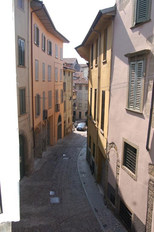Appartement La Rosa Scarlatta à Bergame Chambre photo